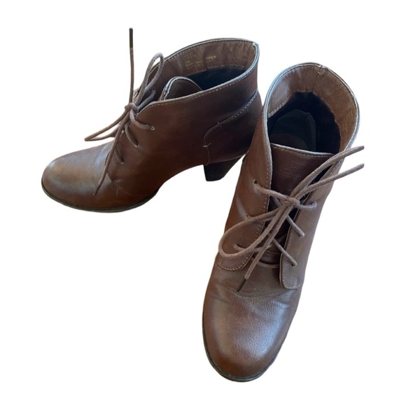 Sugar Brown Booties Size 8 - Picture 1 of 7